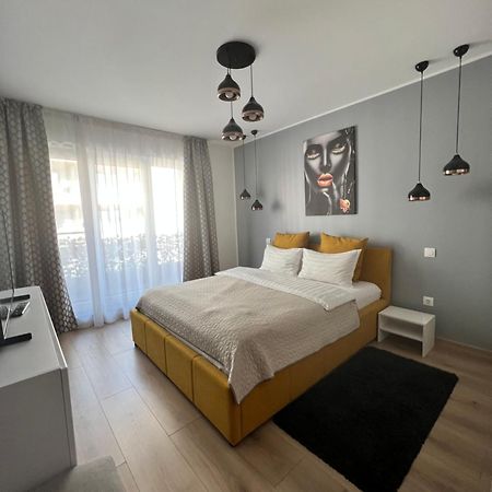 בראשוב Qualis Apartament מראה חיצוני תמונה